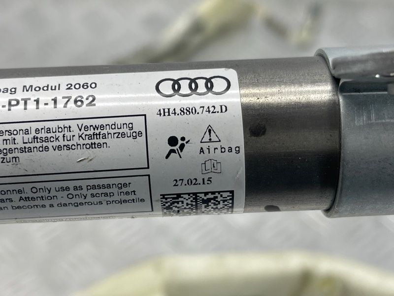 Шторка безопасности боковая / Airbag Audi A8