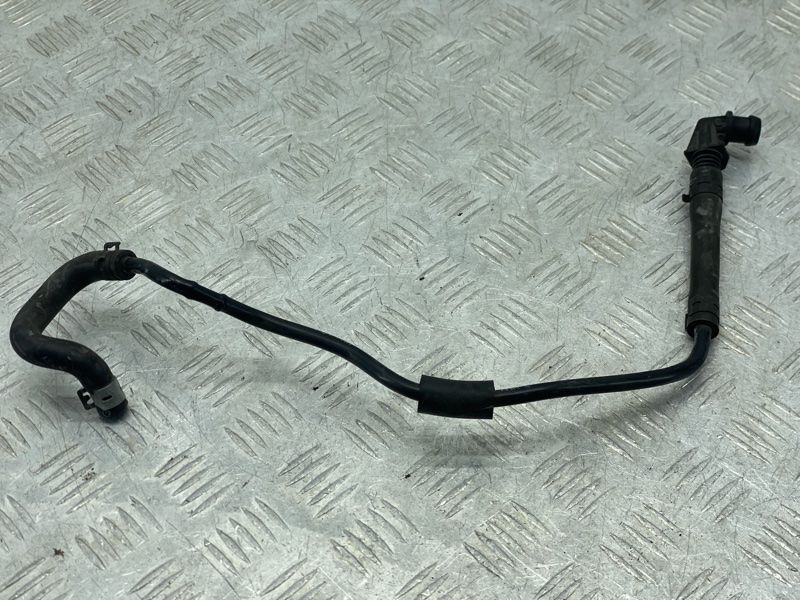 Трубка вентиляційна 06L121081K Audi A4