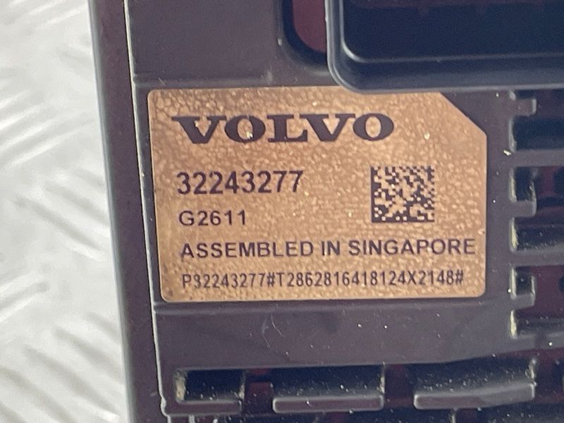 Камера під лобовим склом 32243277 Volvo XC60