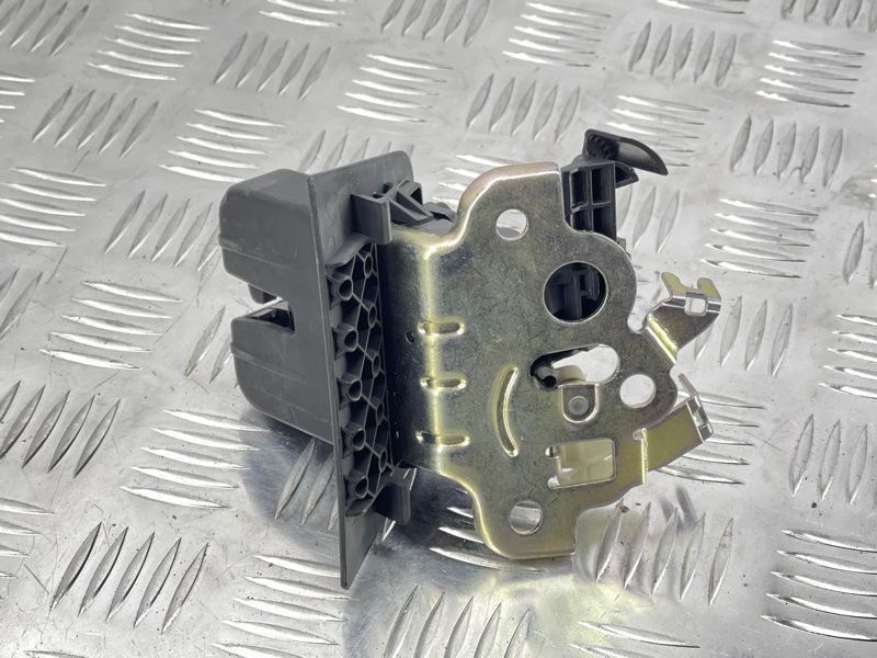 Замок кришки багажника 8R0827505A Audi A7