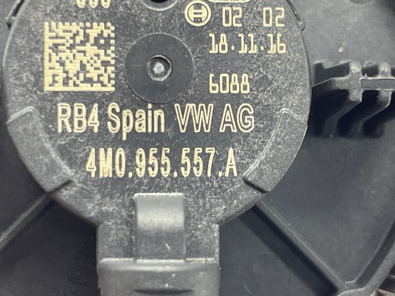 Датчик удара 4M0955557A Audi Q7