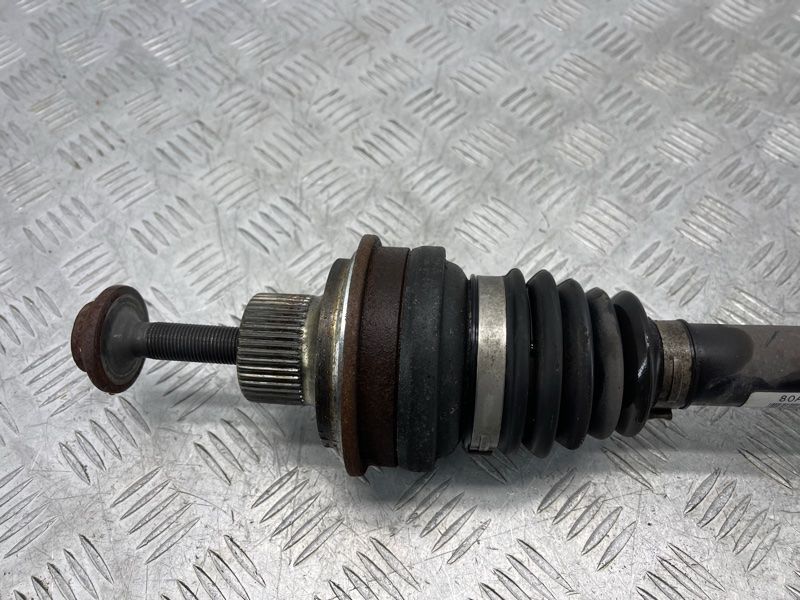 Піввісь 80A501204C Audi Q5