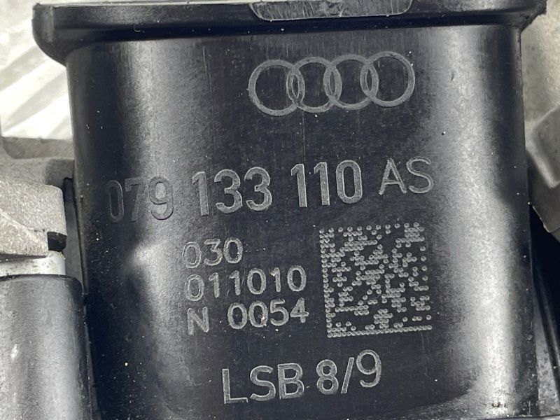 Коллектор впускной 079133110as Audi A8