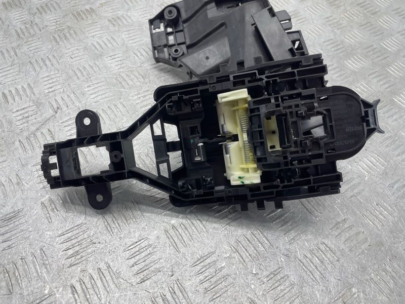 Кронштейн зовнішньої ручки дверей пасажира 31378254 Volvo XC90 Volvo S90, Volvo V90, Volvo V90 Cross Country, Volvo XC60, Volvo XC90