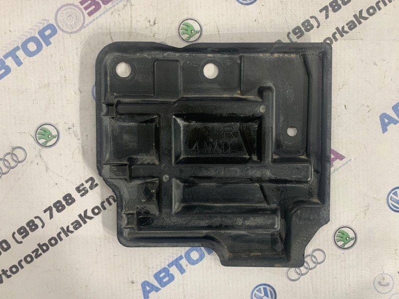 Бризковик 63832JK500 Infiniti Q50