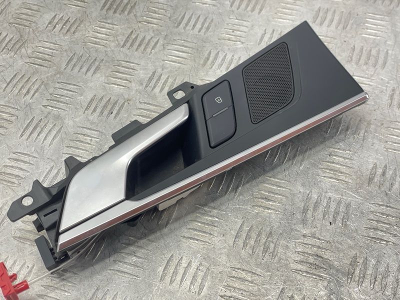 Ручка дверей внутрішня 8W0839020A4PK Audi A4