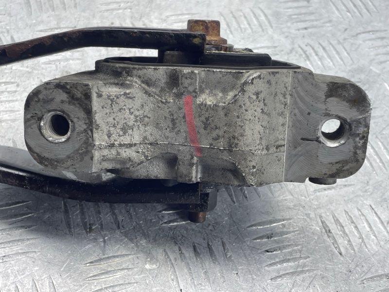 Опора двигуна 31277313 Volvo XC60