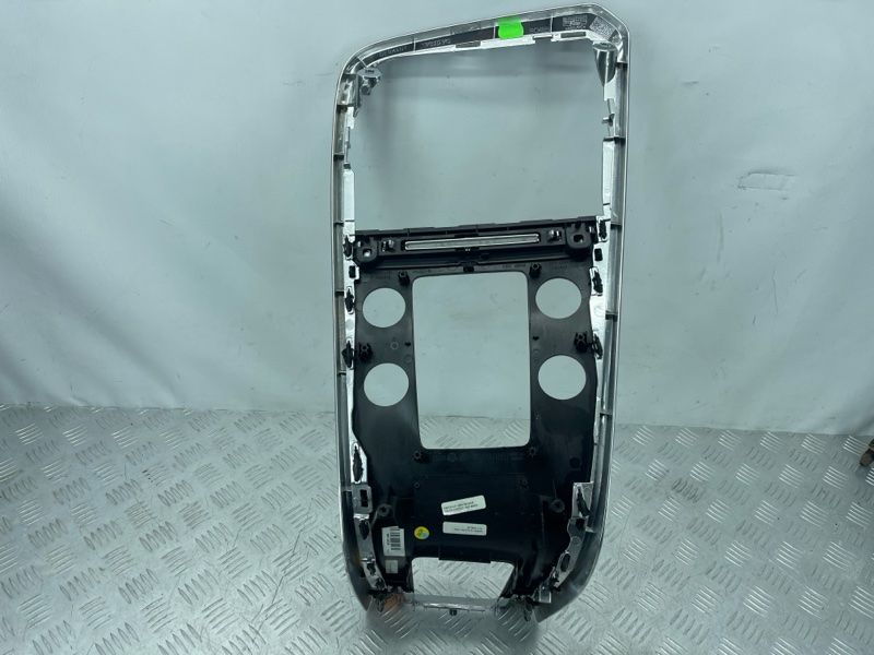Накладка центральної консолі 6813930 Volvo XC60