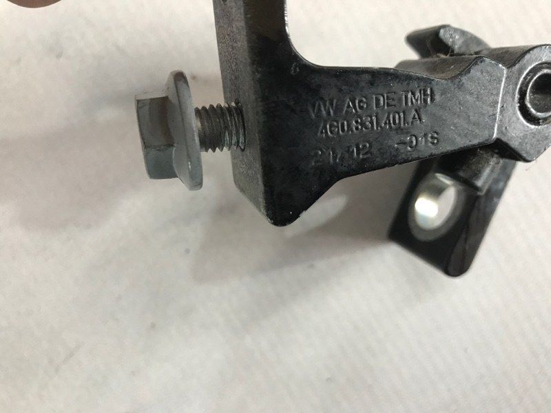Петля двери 4G0831401A Audi A6
