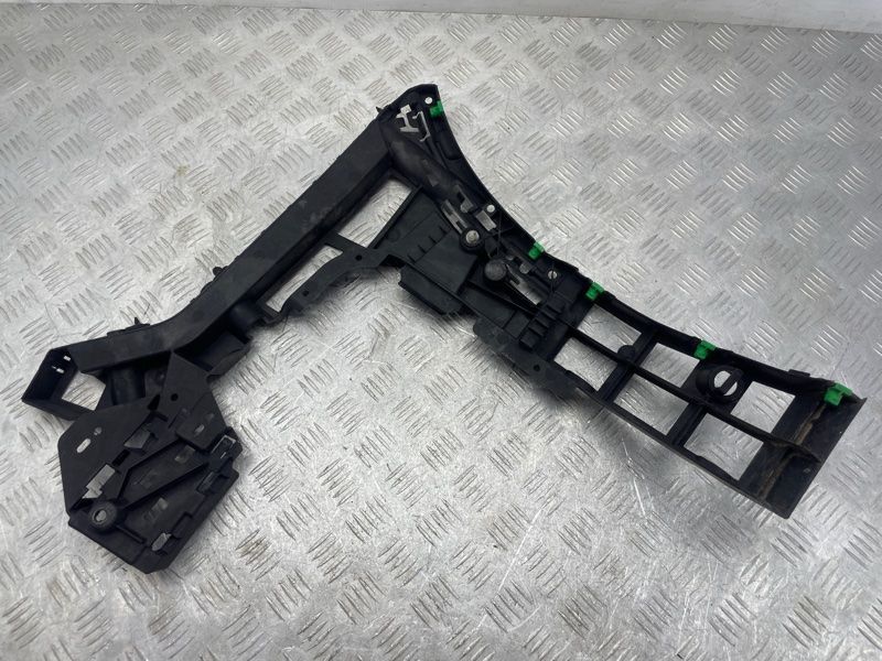 Кронштейн заднього бампера 31407730 Volvo XC90