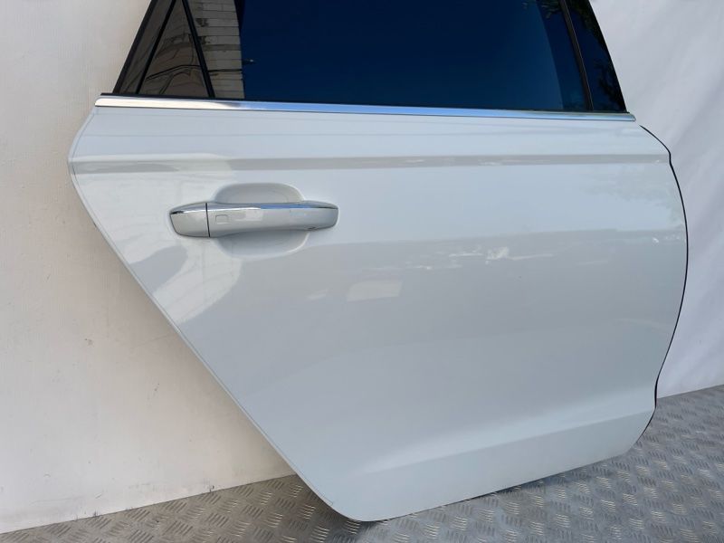 Дверь 4G5833052 Audi A6