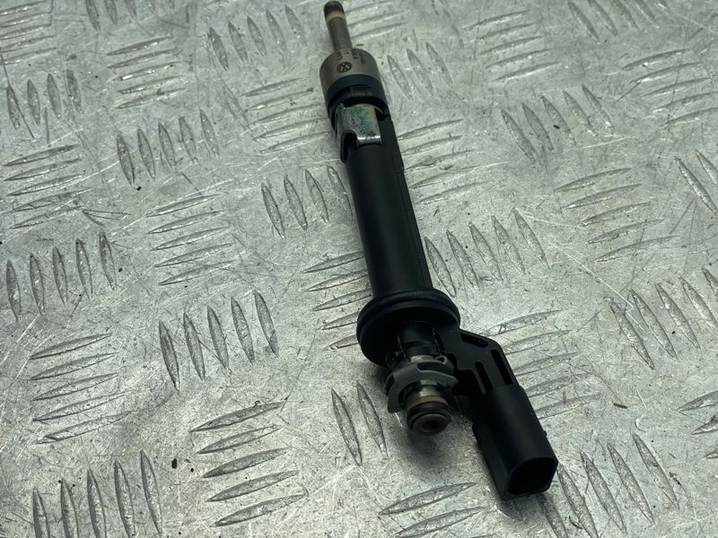 Паливна форсунка 03H906036A Volkswagen Touareg