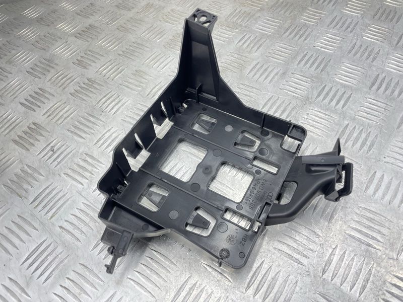 Кронштейн блоку керування 8W0907368 Audi A4