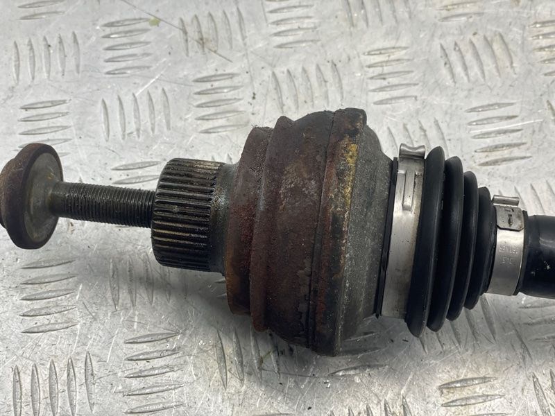 Піввісь 8R0501203C Audi A6