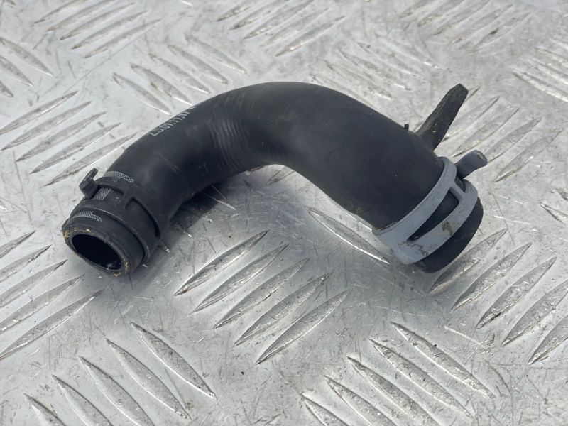 Патрубок системи охолодження 80A122058S Audi Q5