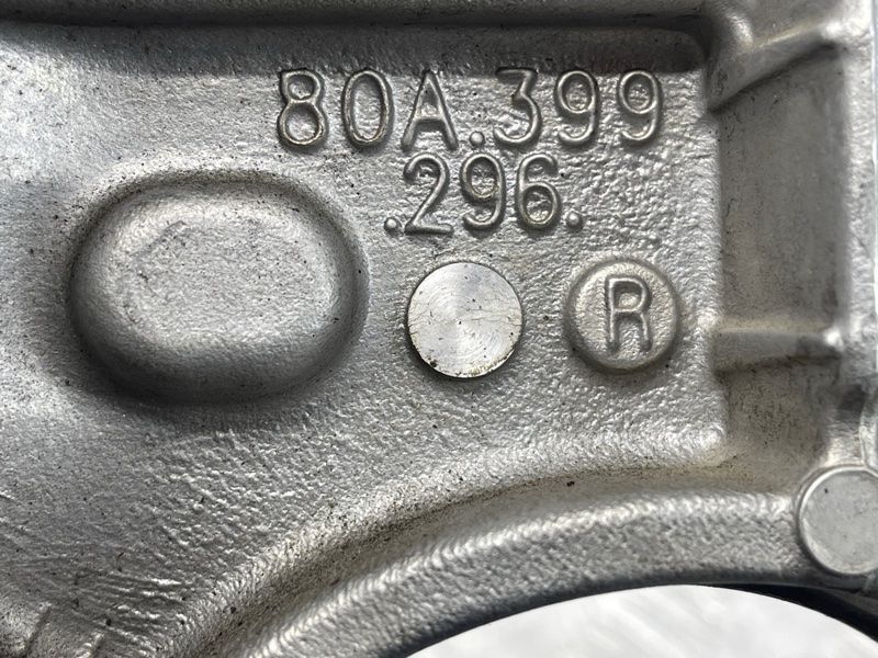 Кронштейн підрамника правий 80A399296R Audi Q5 Audi A6, Audi A7, Audi A8, Audi Q5, Audi Q5 Sportback, Audi Q7, Audi Q8, Audi S6, Audi S7, Audi SQ5, Audi SQ5 Sportback