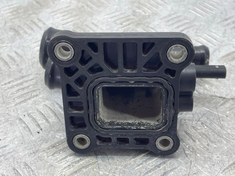 Штуцер системи охолодження K2GE8K556AB Ford Edge