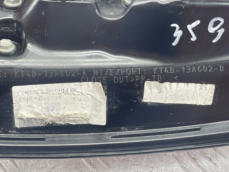 Стоп / ліхтар внутрішній KT4B13A602A Ford Edge