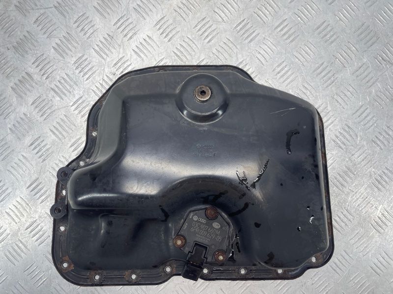 Поддон двигателя масляный 059103602F Audi Q7