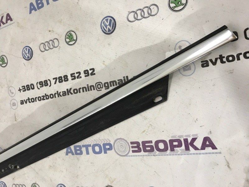 Молдинг дверей 4L0853764A Audi Q7