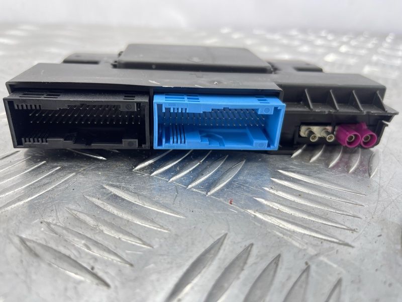 Діагностичний інтерфейс для шини даних (Gateway) 8W6907468 Audi Q7