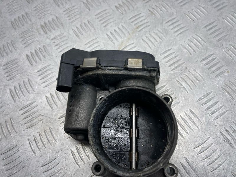 Дросельна заслінка 03H133062A Volkswagen Touareg