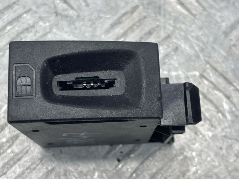 Блок SIM карти 31450931 Volvo XC90 Volvo S60, Volvo S60 Cross Country, Volvo S80, Volvo S90, Volvo V60, Volvo V60 Cross Country, Volvo V90, Volvo V90 Cross Country, Volvo XC40, Volvo XC40 Recharge, Volvo XC60, Volvo XC70, Volvo XC90