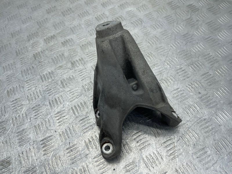 Опора / Кронштейн двигателя 4G0199305G Audi A6