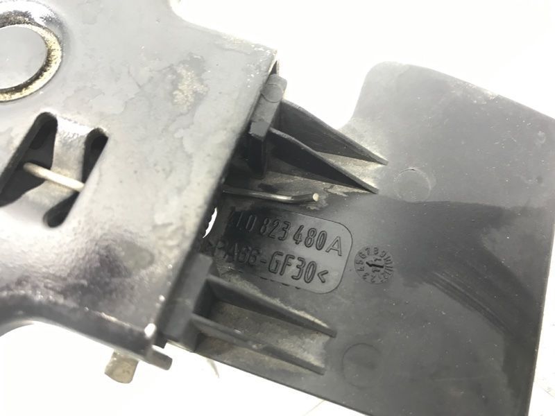 Стопорний гак капоту 4L0823480A Audi Q7 Audi Q7