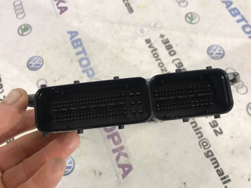 Блок керування двигуном 4G0907551D Audi A6