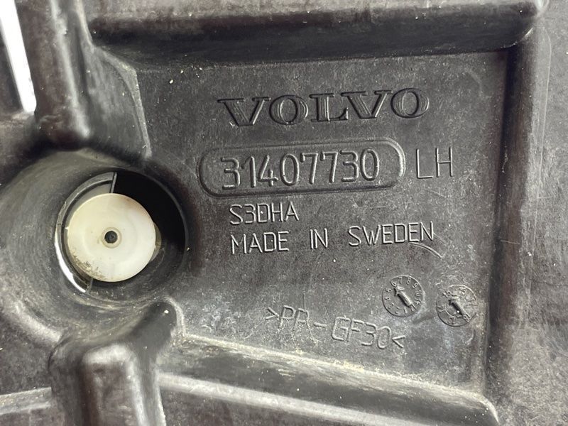 Кронштейн заднього бампера 31407730 Volvo XC90