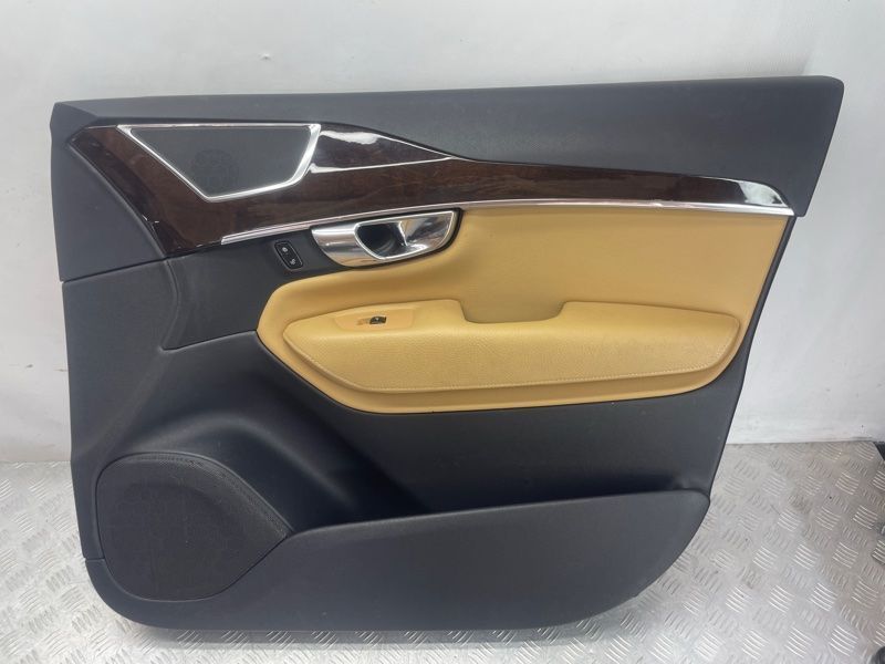 Обшивка дверей Volvo XC90