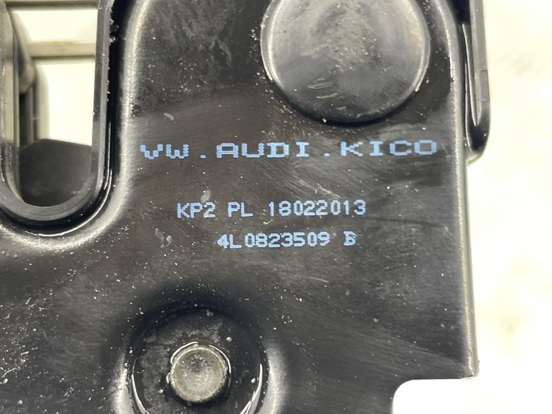 Замок капота 4L0823509B Audi Q7