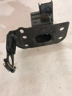 Кріплення підсилювача бампера 4L0807133C Audi Q7