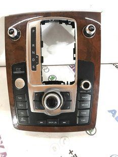 Накладка центральної консолі 4L0864261E1B4 Audi Q7
