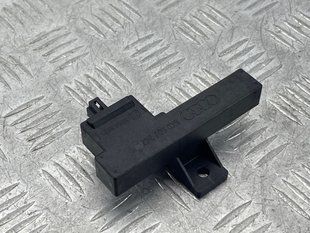 Антенна бесключевого доступа (KESSY) 8K0907247 Audi A6 Audi A4, Audi A4 Allroad, Audi A5, Audi A6, Audi A7, Audi A8, Audi Q5, Audi RS5, Audi RS7, Audi S4, Audi S5, Audi S6, Audi S7, Audi S8, Audi SQ5