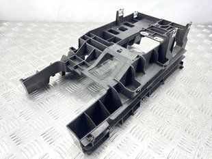Кронштейн центральної консолі 3CN863233A Audi Q7