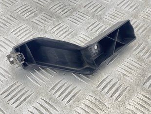 Кронштейн бампера 4G8807329 Audi A6
