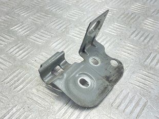 Кронштейн крила 4M0821167A Audi Q7