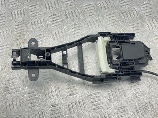 Кронштейн ручки Polestar 2