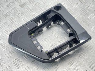 Декоративна накладка центральної консолі Volkswagen Tiguan