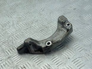 Кронштейн компрессора кондиционера 31401869 Volvo XC60 Volvo S60, Volvo S60 Cross Country, Volvo S80, Volvo S90, Volvo V60, Volvo V60 Cross Country, Volvo V90, Volvo V90 Cross Country, Volvo XC40, Volvo XC60, Volvo XC70, Volvo XC90
