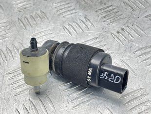 Насос омывателя стекла 1K6955651 Audi Q7 Audi A3, Audi A3 e-tron, Audi A4, Audi A4 Allroad, Audi A6, Audi A6 Allroad, Audi A7, Audi A8, Audi e-tron, Audi e-tron GT, Audi e-tron S, Audi Q3, Audi Q4 e-tron, Audi Q5, Audi Q7, Audi Q8, Audi Q8 e-tron, Audi RS3, Audi RS6 Avant, Audi RS7, Audi RS e-tron GT, Audi RS Q8, Audi S3, Audi S4, Audi S6, Audi S7, Audi S8, Audi SQ5, Audi SQ7, Audi SQ8, Audi SQ8 e-tron, Volkswagen Atlas, Volkswagen Atlas Cross Sport, Volkswagen e-Golf, Volkswagen Golf, Volkswagen Golf Alltrack, Volkswagen Golf R, Volkswagen Golf SportWagen, Volkswagen GTI, Volkswagen ID.4, Volkswagen Jetta, Volkswagen Passat, Volkswagen R32, Volkswagen Rabbit, Volkswagen Taos, Volkswagen Tiguan, Volkswagen Tiguan Limited, Volkswagen Touareg