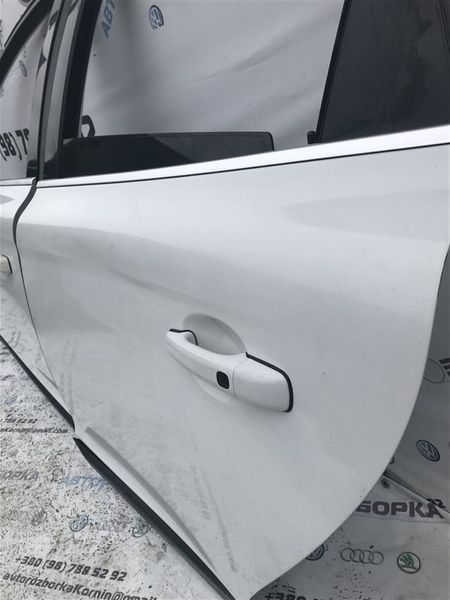 Двері 32228964 Volvo XC60