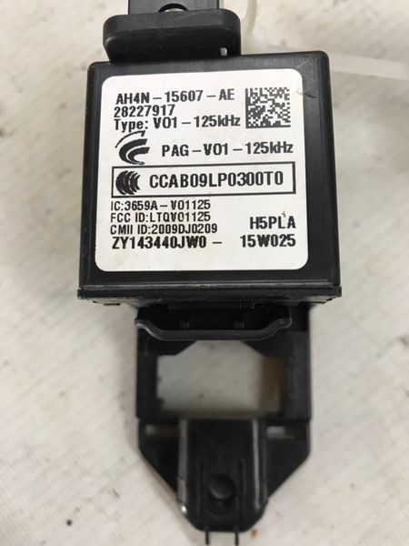 блок управления иммобилайзера 28227917 Volvo XC60