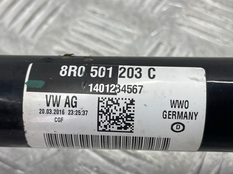 Піввісь 8R0501203C Audi A7