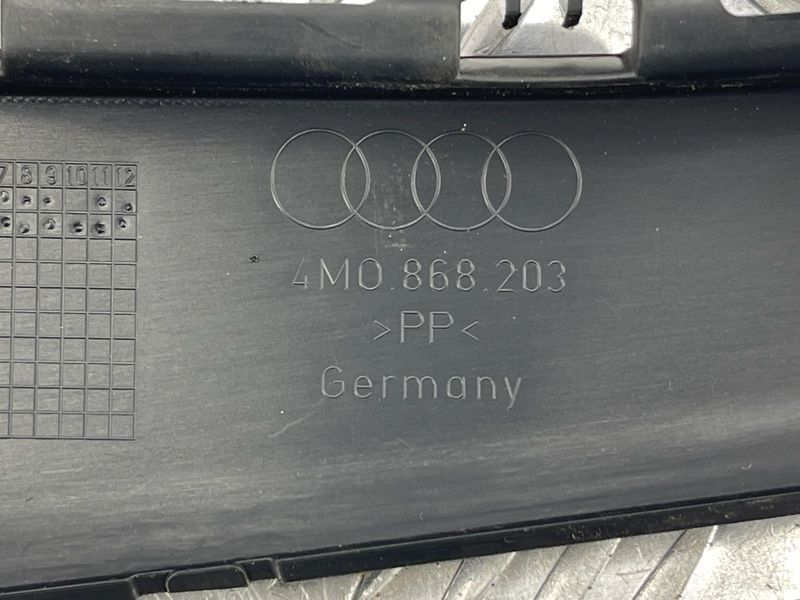 Облицювання стійки 4M08682034PK Audi Q7