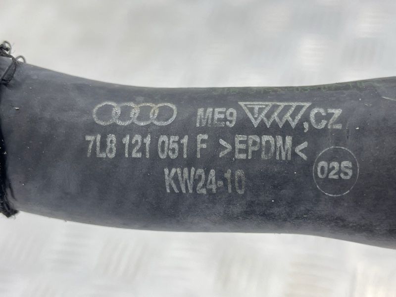 Шланг системы охлаждения 7L8121051F Audi Q7