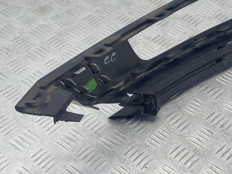Решітка бампера 3C8854662 Volkswagen CC