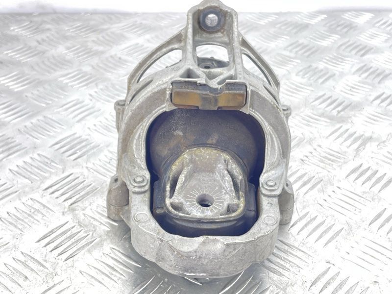 Опора / подушка двигуна 4M0199372FE Audi Q7